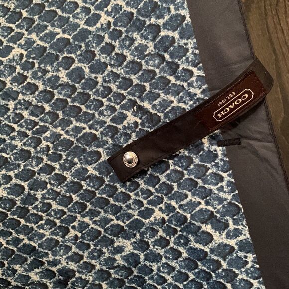 NWOT COACH foldable umbrella with case - Picture 8 of 12